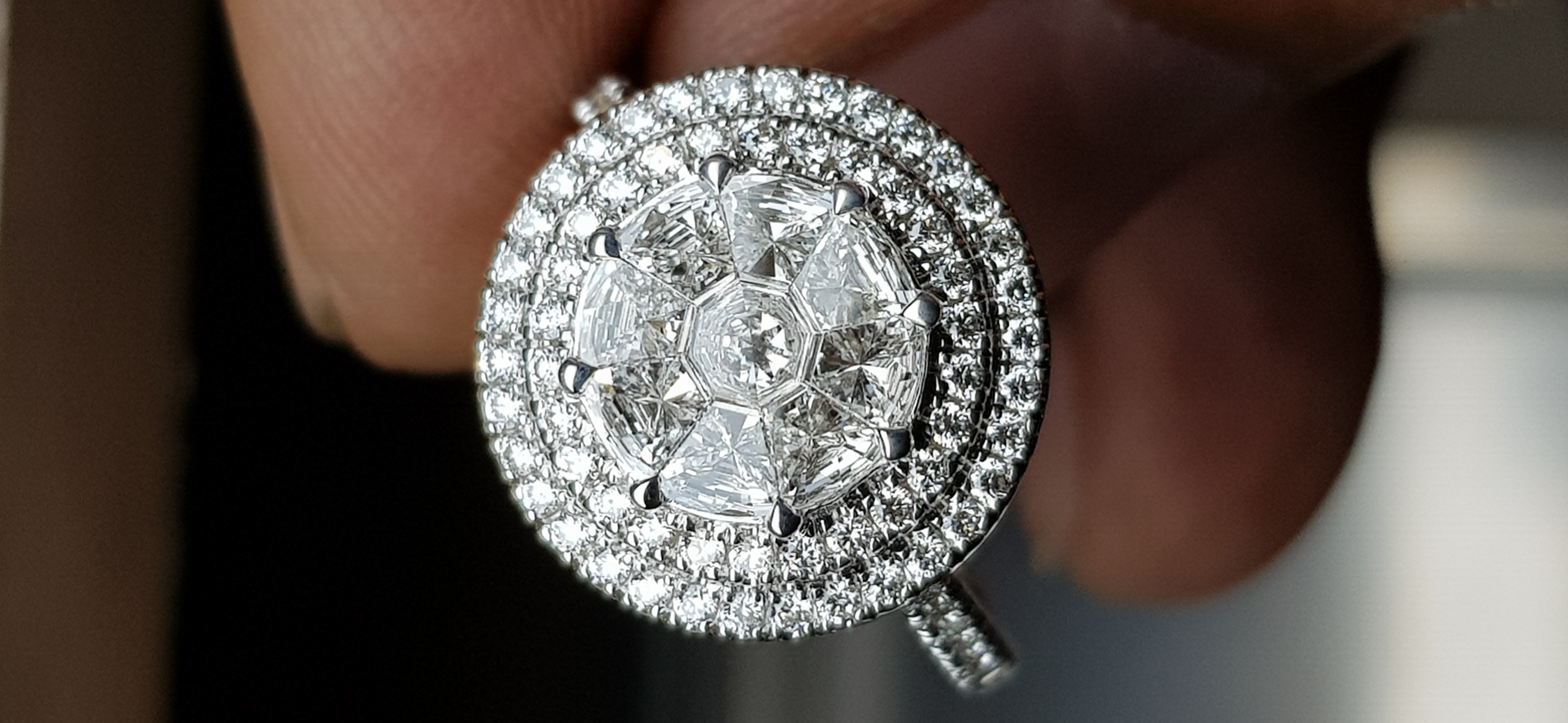 International Jewellery School открывает уникальный курс по невидимой закрепке камней